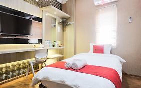 RedDoorz Plus @ Simpang USU Medan